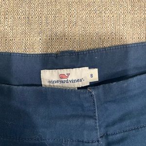 Vineyard vine shorts 5”, worn less than 5 times. Good condition
